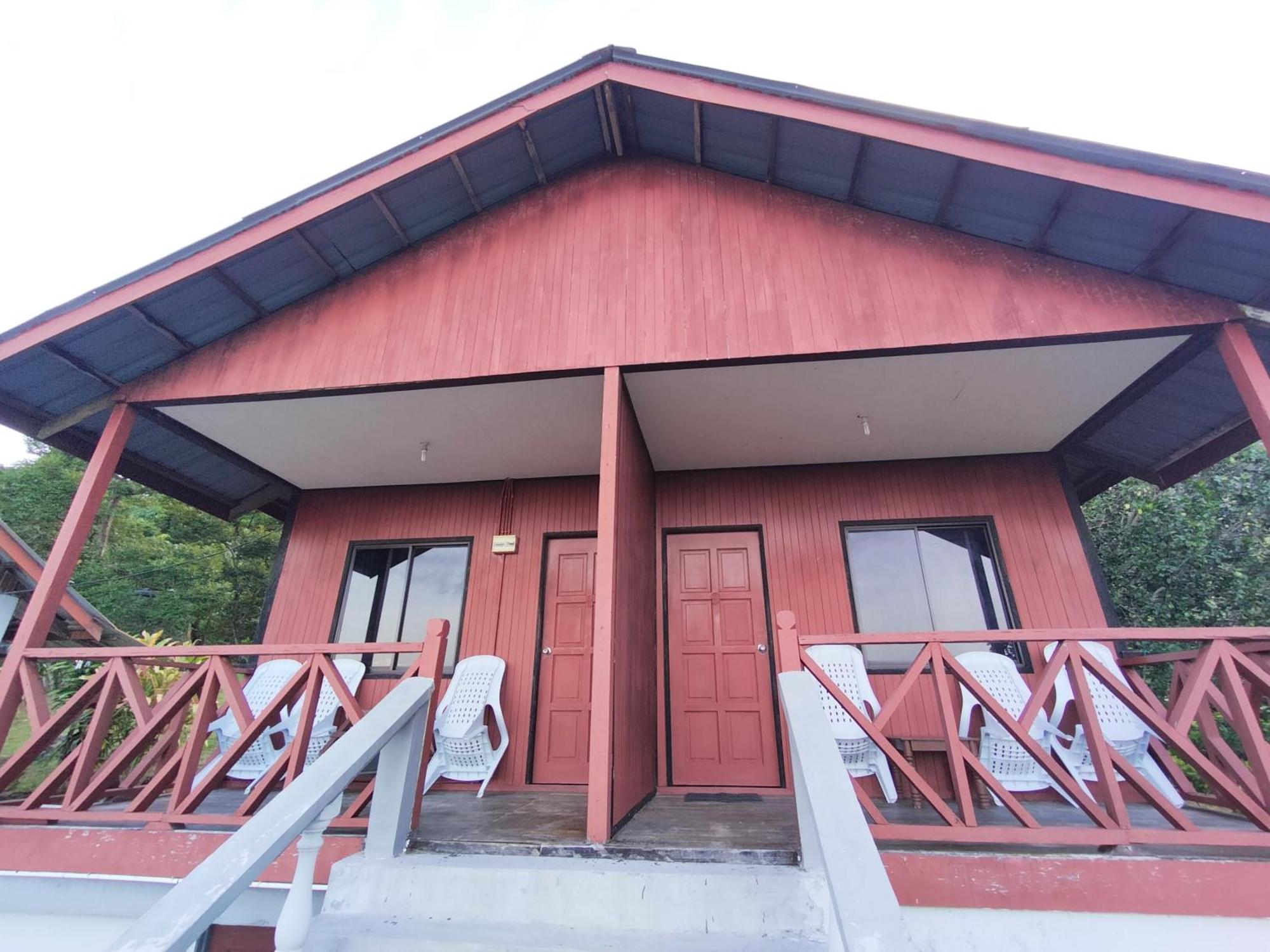 Restu Chalet Tioman Kampong Ayer Batang Bagian luar foto