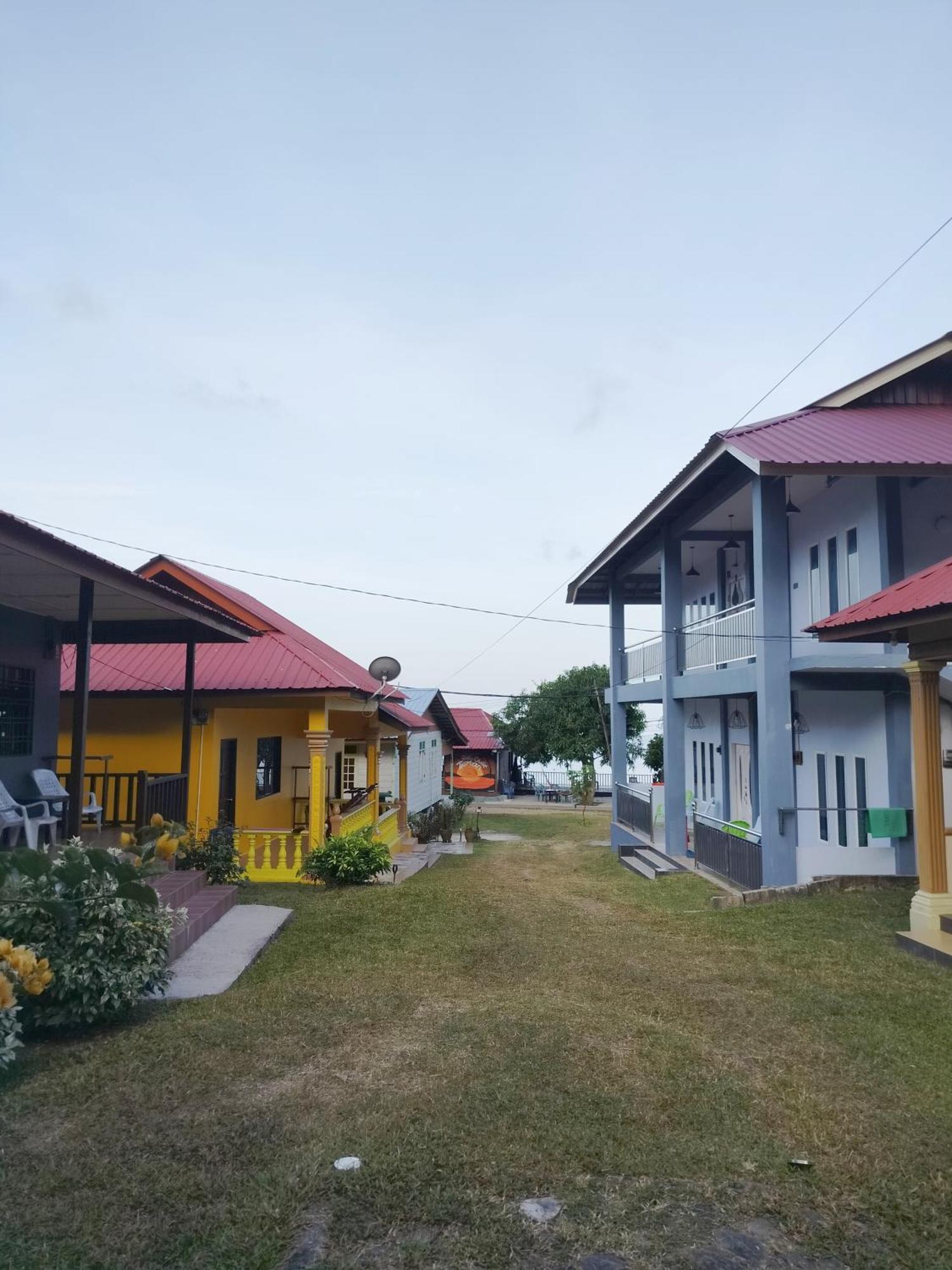 Restu Chalet Tioman Kampong Ayer Batang Bagian luar foto