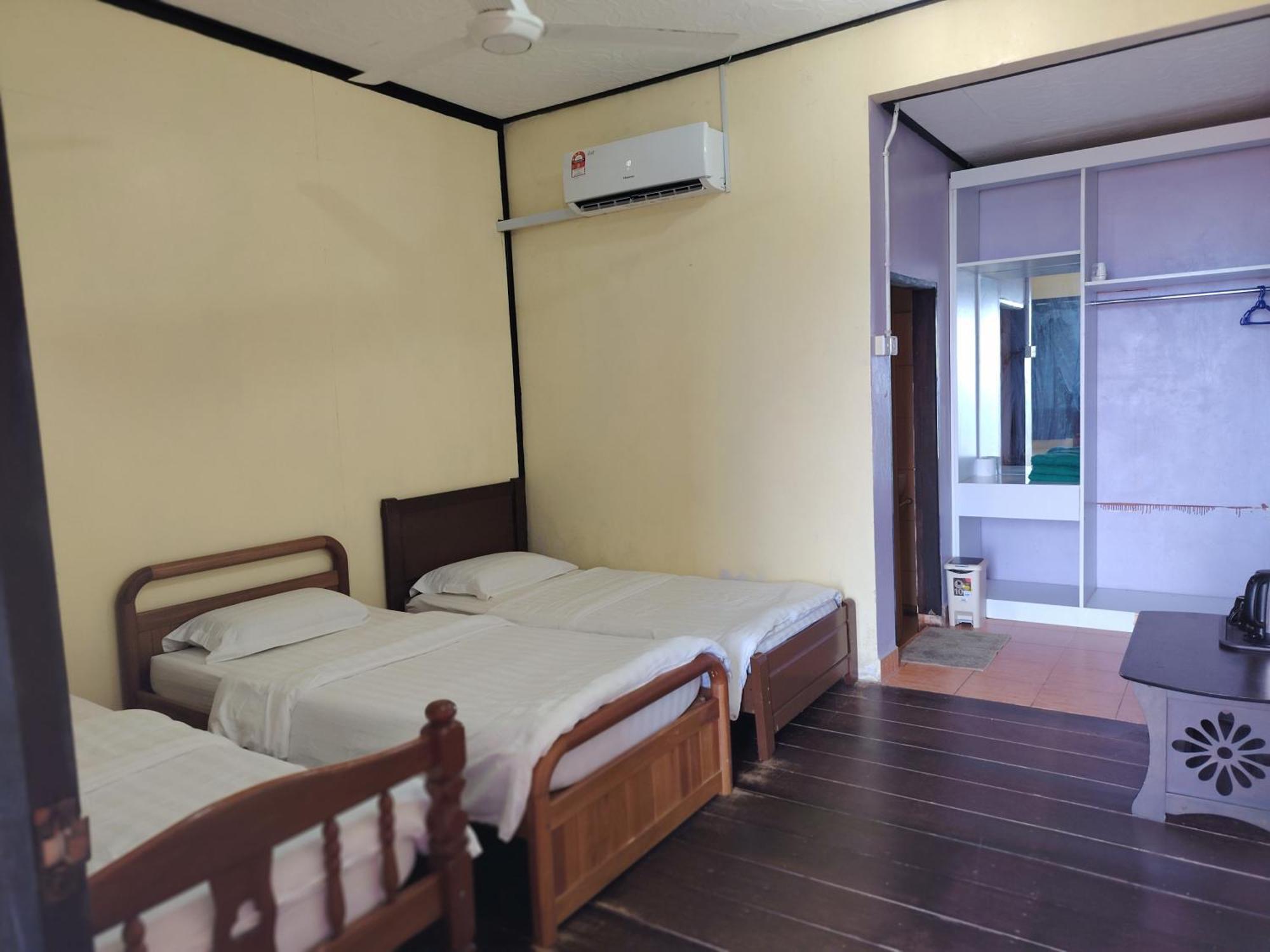 Restu Chalet Tioman Kampong Ayer Batang Bagian luar foto